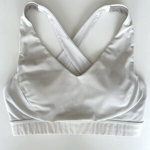 Lululemon size 6 white bra